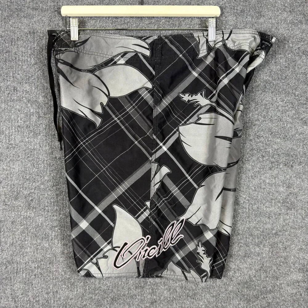 O'Neill Men's Board Shorts Size 38 Black Gray Plaid Hibiscus Floral Y2K Grunge